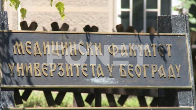 Nastavnici ostaju u štrajku